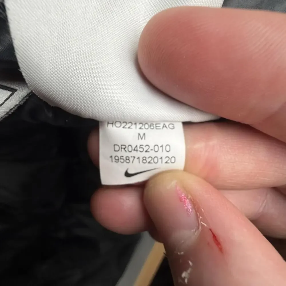Nike girls medium